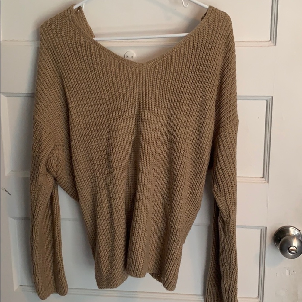 Knottet back sweater
